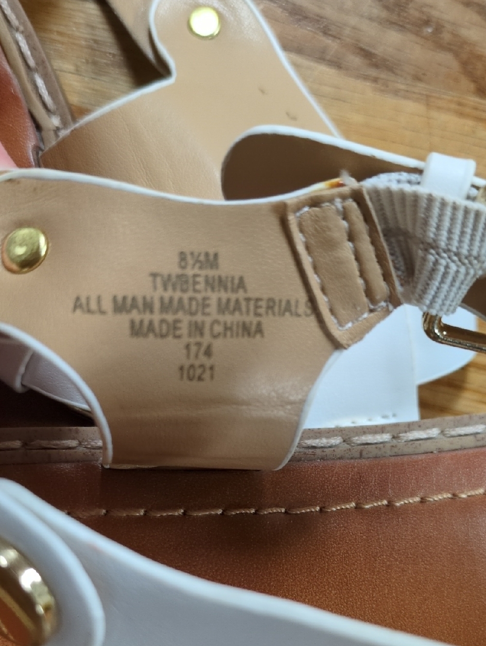 Tommy Hilfiger Bennia White Flat Thong Sandal Size 8.5 - Picture 10 of 11